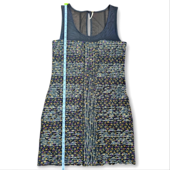 Free People Gray Floral Sleeveless Ruffle Shimmy Bodycon Mini Dress,  Size L - Picture 5 of 8